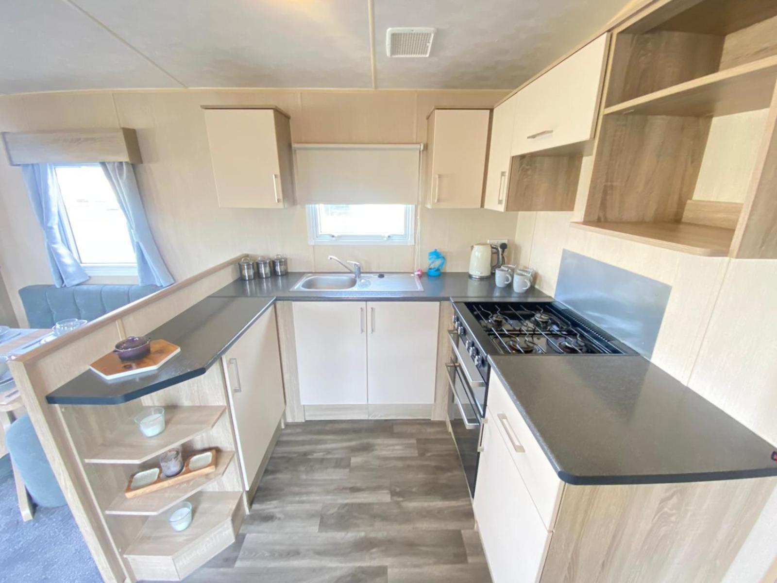 Holiday home Angella's Caravan -
